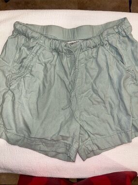 Light Sage Women's Drawstring Linen Shorts